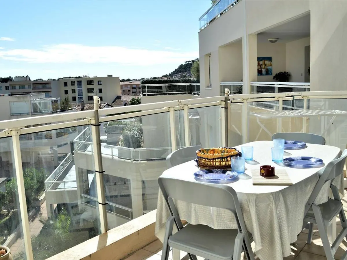 Appartement Climatise 2 Pieces Avec Balcon Et Garage Privatif A Cavalaire-Sur-Mer - Fr-1-226B-101