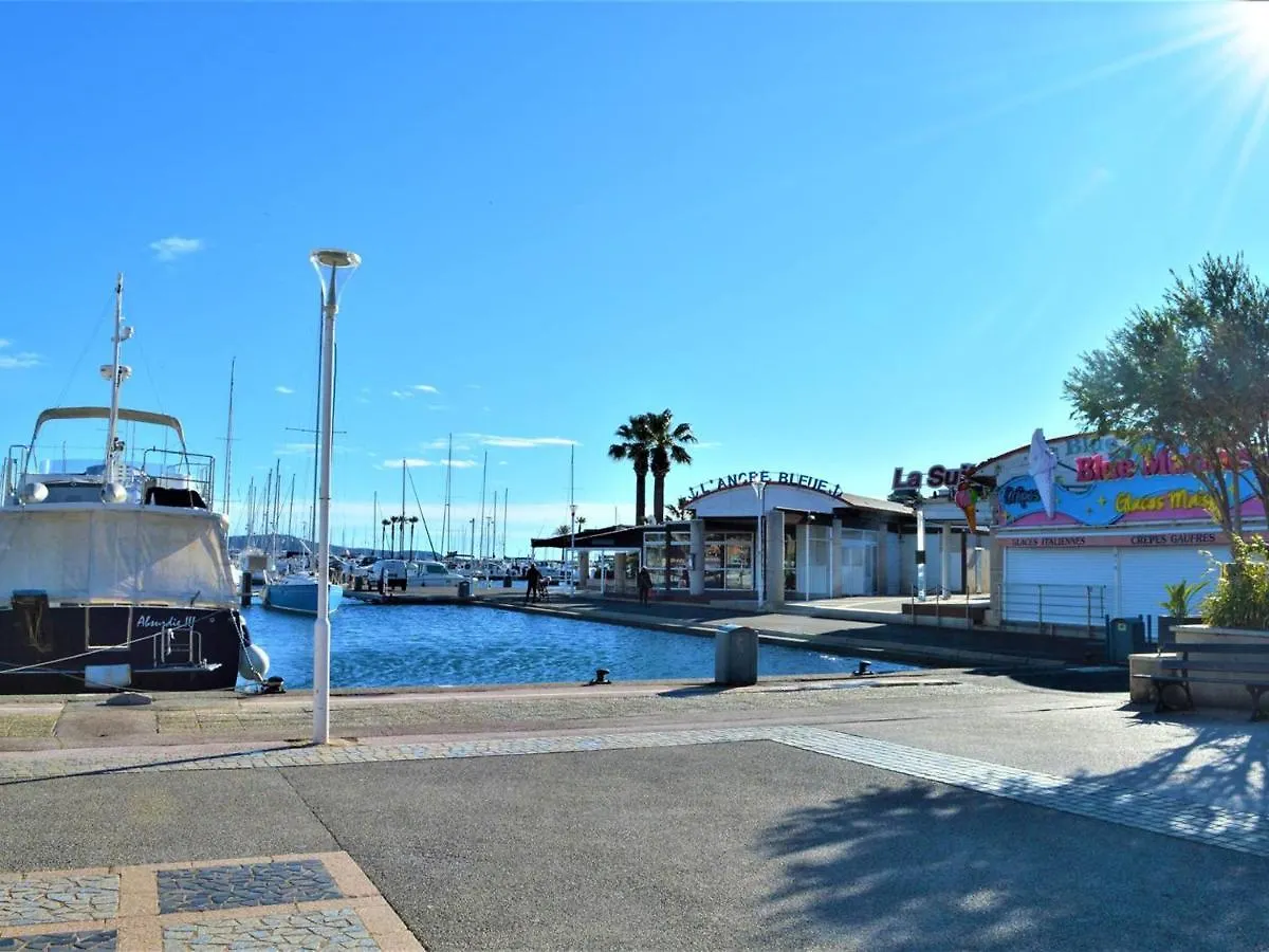 Appartement Climatise 2 Pieces Avec Balcon Et Garage Privatif A Cavalaire-Sur-Mer - Fr-1-226B-101 0*,  Francia