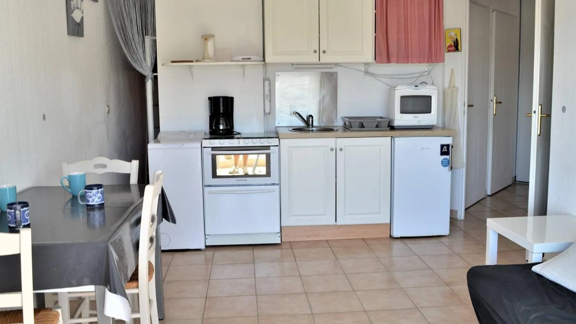 Appartement Climatise 2 Pieces Avec Balcon Et Garage Privatif A Cavalaire-Sur-Mer - Fr-1-226B-101